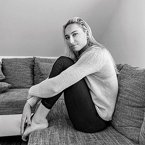 Janja Garnbret BW Portrait Animation Portrait Janja Garnbret