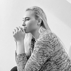 Janja Garnbret BW Portrait Animation Portrait Janja Garnbret